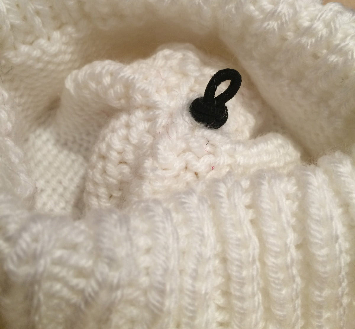 Ivory Mink Faux Fur Pom, 2.5 Inch