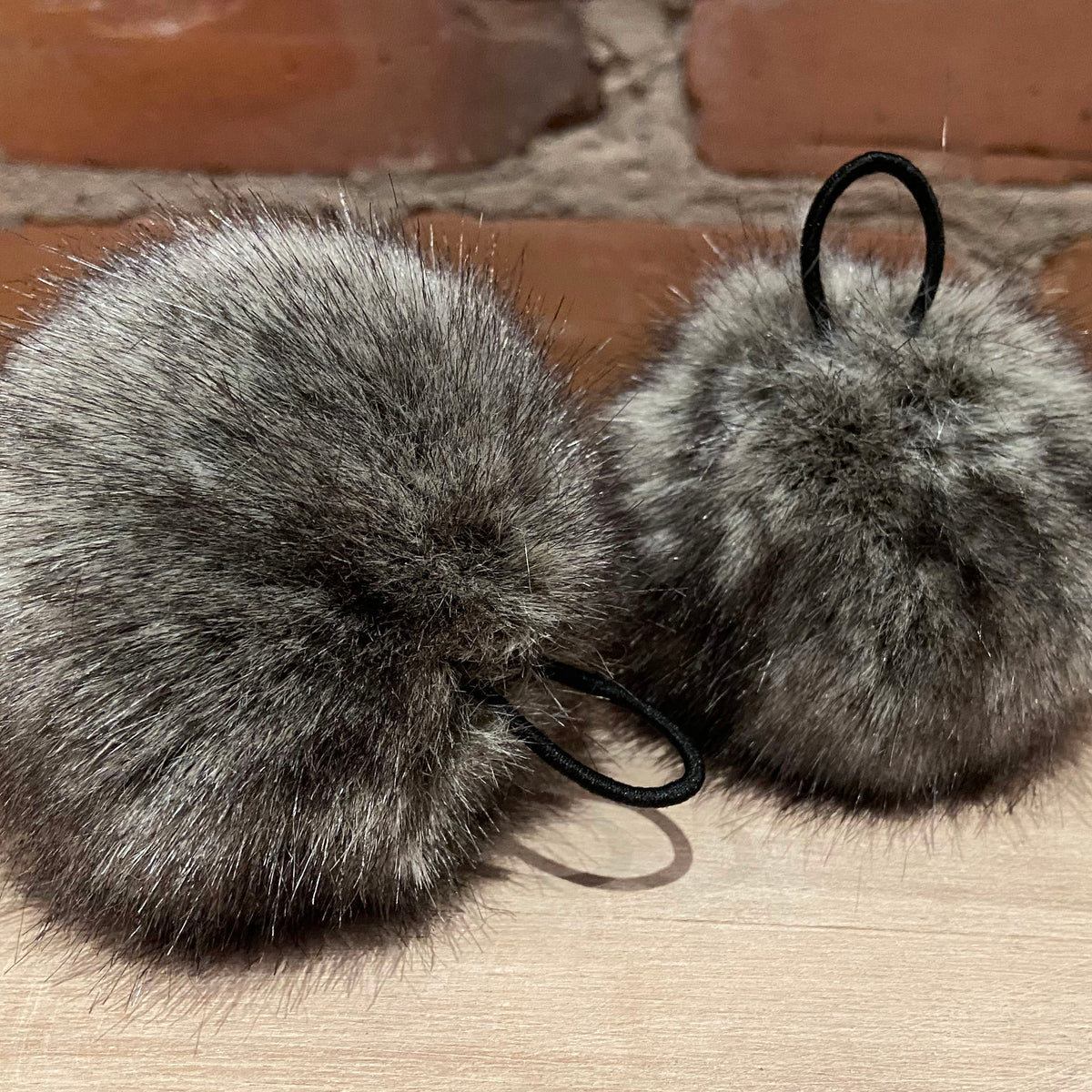 Grey Speckled Faux Fur Pom, 3 Inch