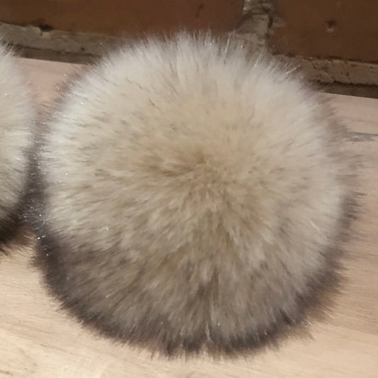 Black Fleck Beige Pom, 3 Inch