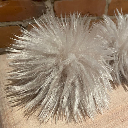 Wavy Sugar Beige Faux Fur Pom Pom